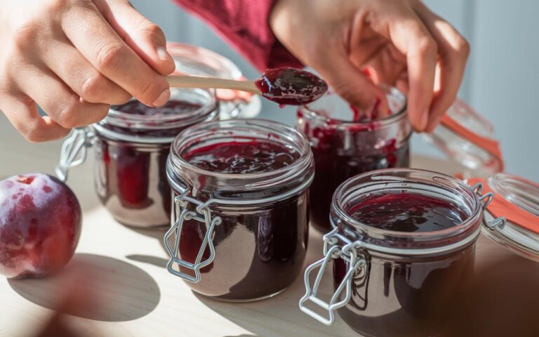 5 minuti al massimo: è il modo più veloce per preparare una marmellata fatta in casa