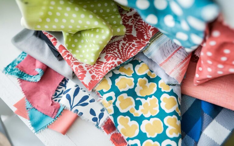 Come utilizzare gli scarti di tessuto per seguire la tendenza dell’upcycling?